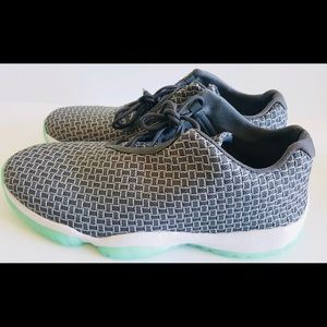 Air Jordan Low Future Wolf Grey/Emerald Rise